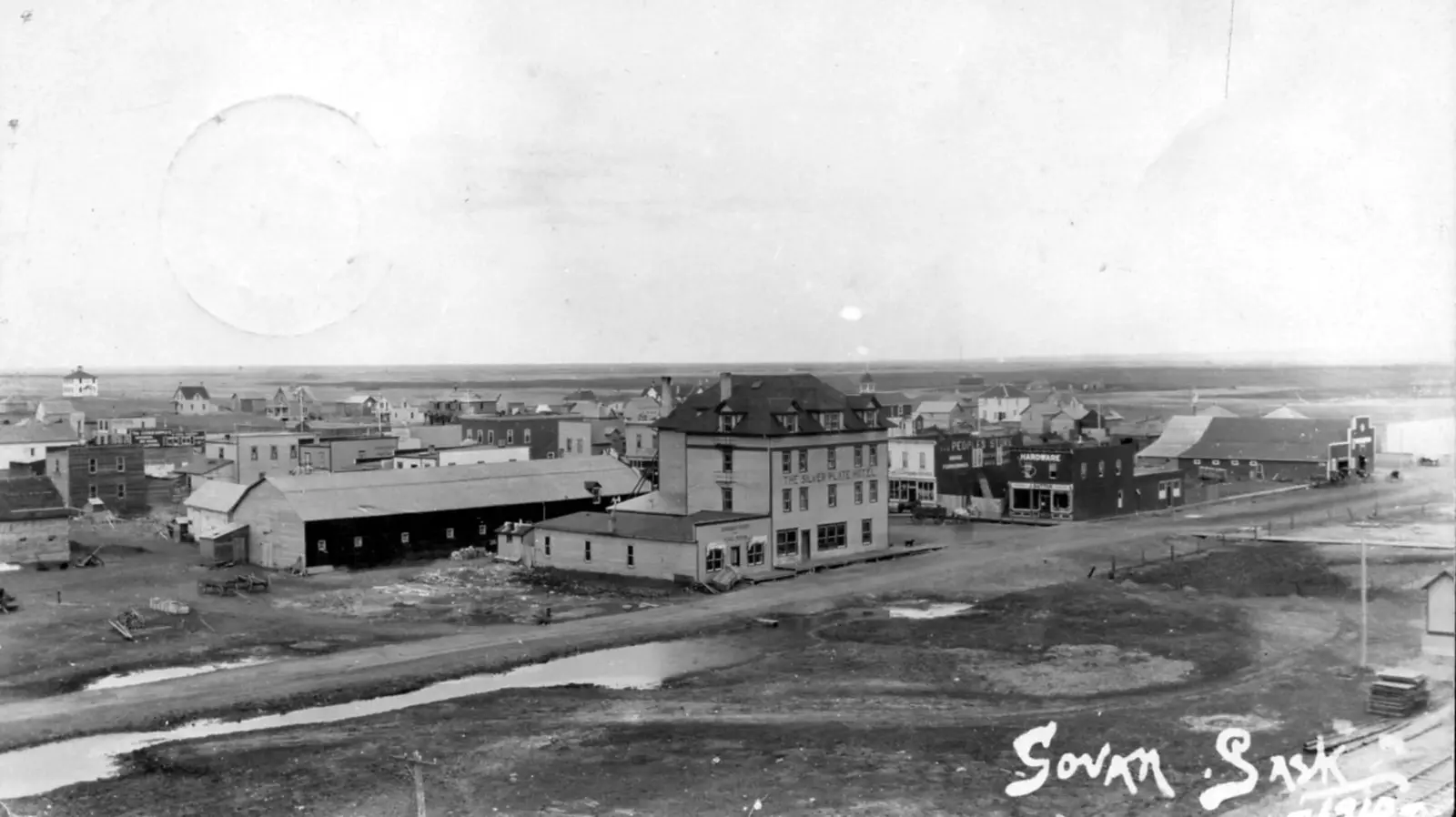 Elevated view of Govan with the Silver Plate Hotel